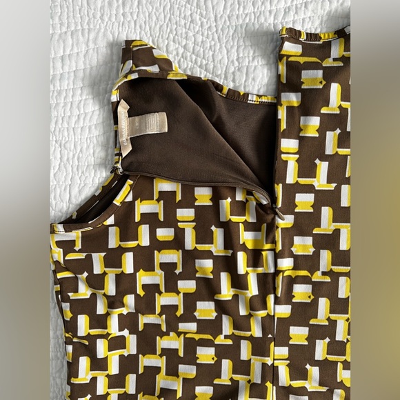 Banana Republic sleeveless blouse size S - Picture 3 of 8